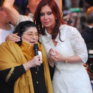 Cristina con Mercedes Sosa