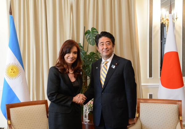 Cristina con Shinzō Abe