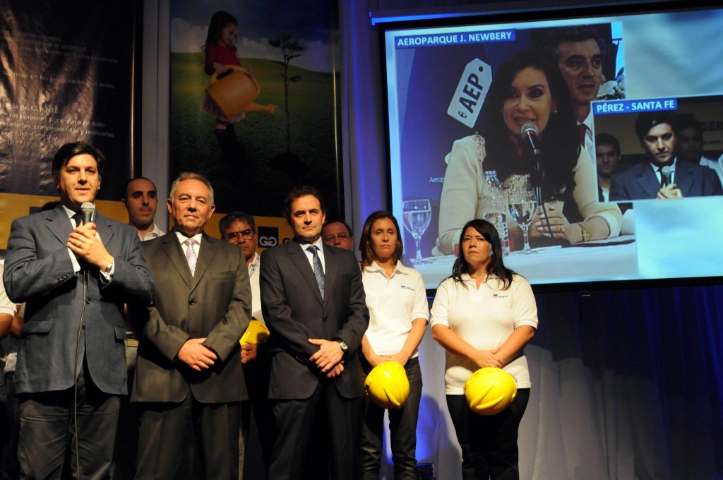  La presidenta Cristina Fernández de Kirchner, mediante videoconferencia, anuncia el inicio de obra de la planta de acero del grupo SIPAR-GERDAU, en un acto realizado en Ciudad de Pérez, Santa Fe.