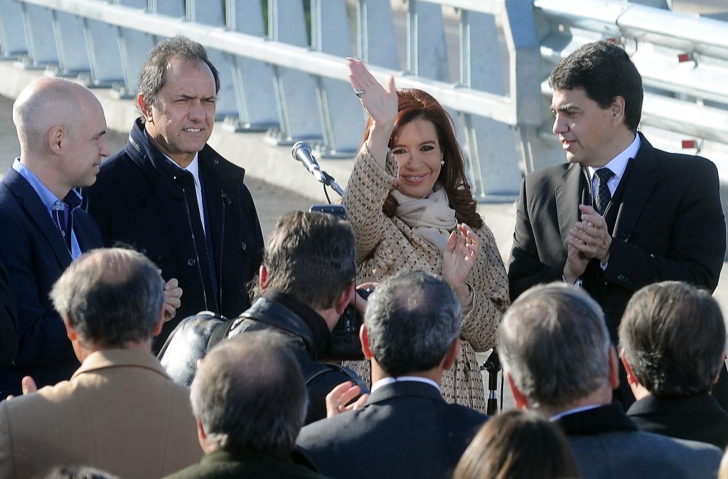 Cristina Fernandez de Kirchner inauguró obras de ampliación de la Avenida General Paz que incluyen un cuarto carril.
