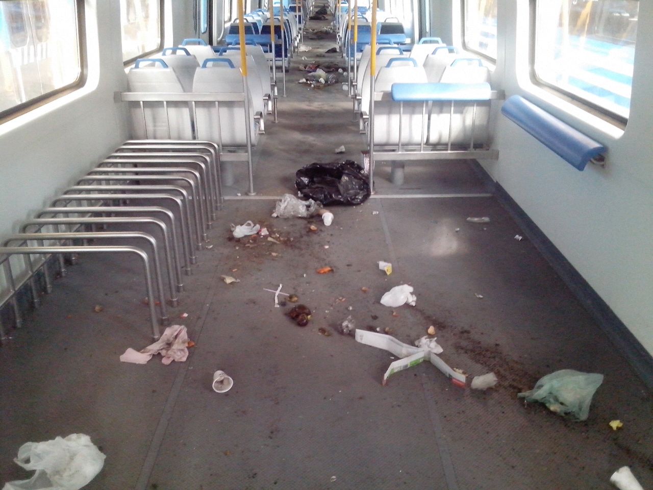 Vandalismo en tren Sarmiento