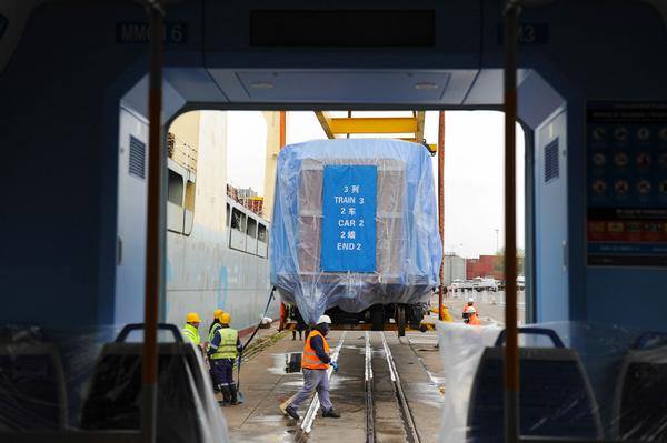 En el puerto de Buenos Aires, recibimos las nuevas formaciones 0KM para el Tren Mitre.