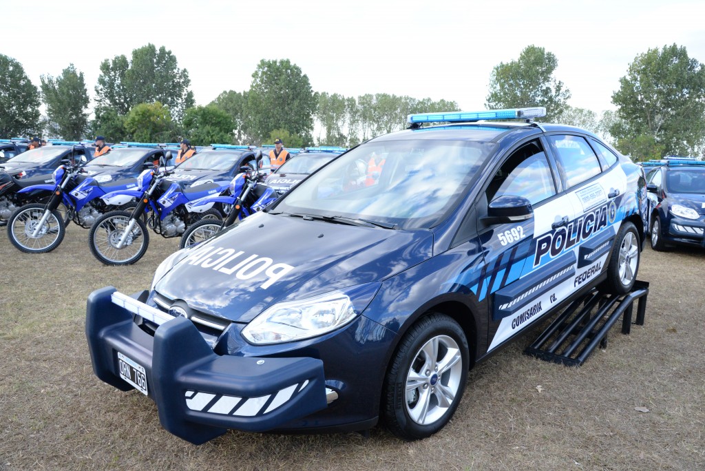 Nuevos patrulleros, motos y camionetas para la Policía Federal ...